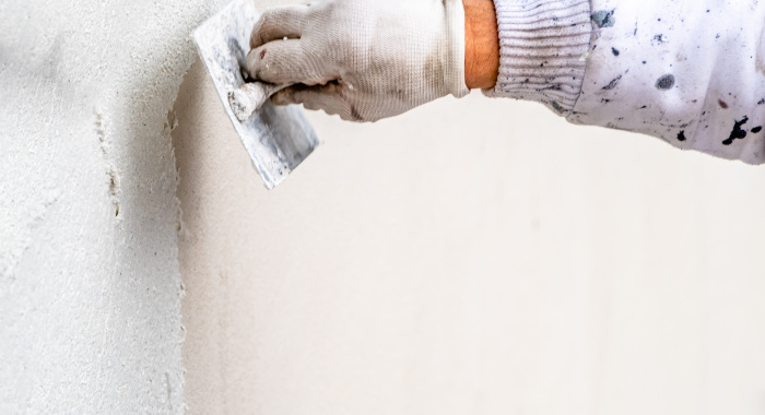 When buying a house with rendered walls, you'll also have to think about maintenance. This usually depends on the material and application quality.
